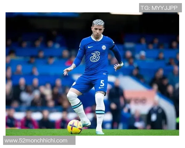 足球明星身高排行榜揭秘谁是球场上的高个子巨星