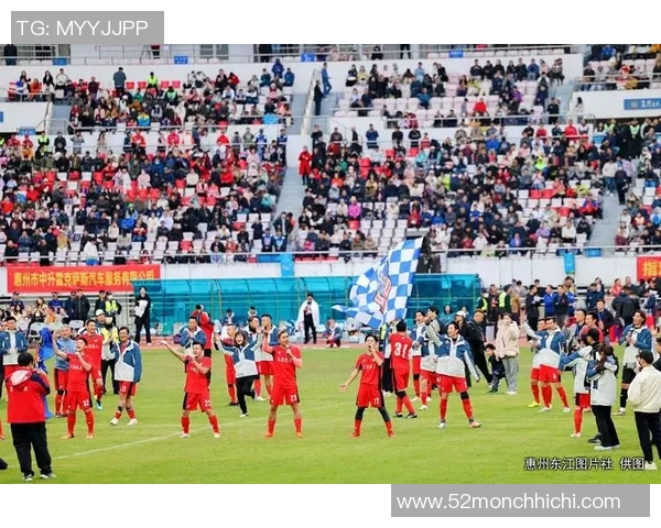 香港足球明星队的表现与球迷期待之间的差距分析与评价